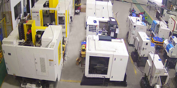 巨偉鈦業(yè)專注于鈦合金方塊、鈦合金餅、鈦合金環(huán)、鈦合金法蘭等鈦鍛件的研究及生產(chǎn)，產(chǎn)品性能穩(wěn)定，應(yīng)用廣泛。